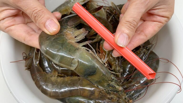 This simple trick will have your shrimp perfectly cleaned in seconds…